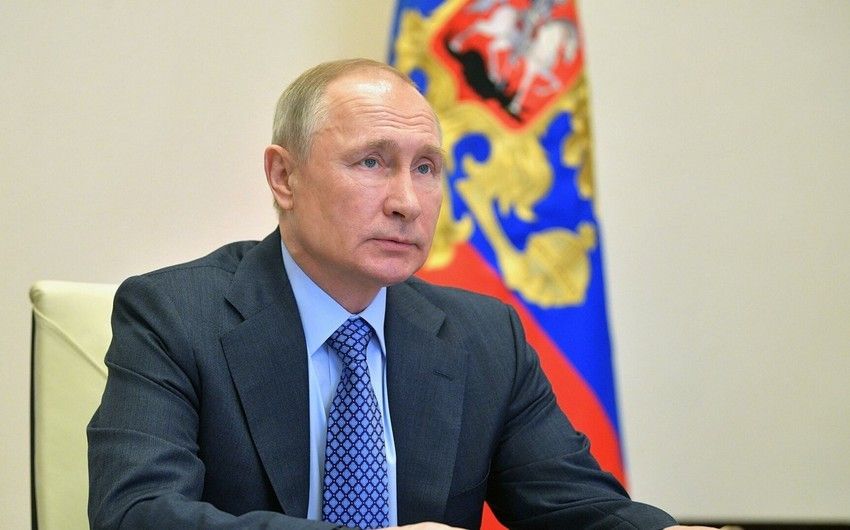  Putin Mariupola səfərindən danışıb: “Kəməri bağlamadım ki, nəsə olsa avtomobildən tez düşə bilim”