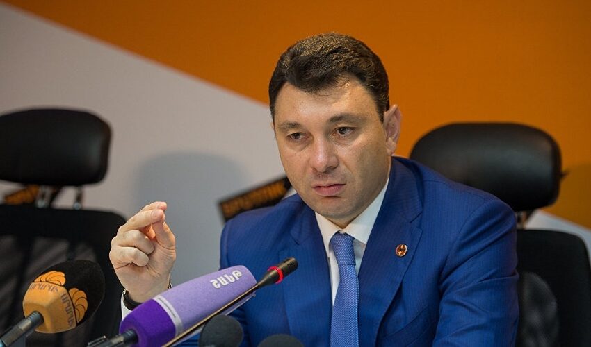  Şarmazanov: “Masaya sülh müqaviləsi deyil, “vəziyyətlə barışmaq” qoyulub”