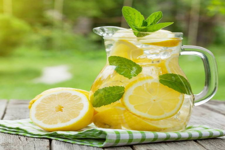  Limonlu su içmək arıqlamağa kömək etmir – İDDİA