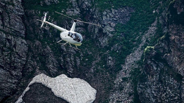  Rusiyada helikopter göyərtəsindəki ekipajla birlikdə yoxa çıxdı 