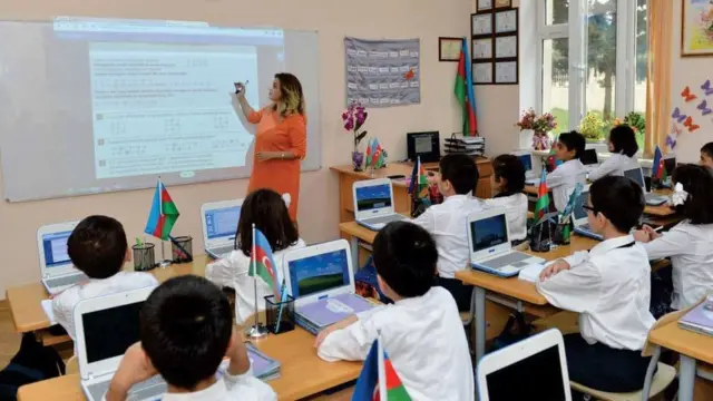  Valideyn: “Uşağa görə pul xərcləmişik, boğazımızdan kəsmişik, bəs onun özünə necə deyək ki, sizin qəbulunuz dayandı?!”